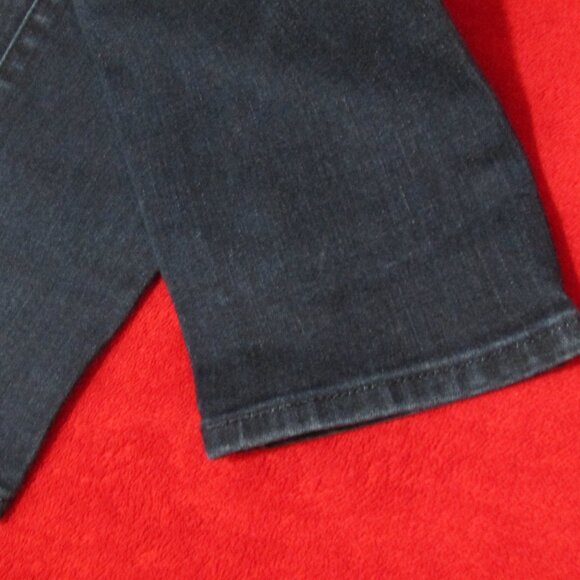 Levi's Demi Curve 10 x 30 Dark Wash Blue Mid Rise Skinny - Picture 7 of 7